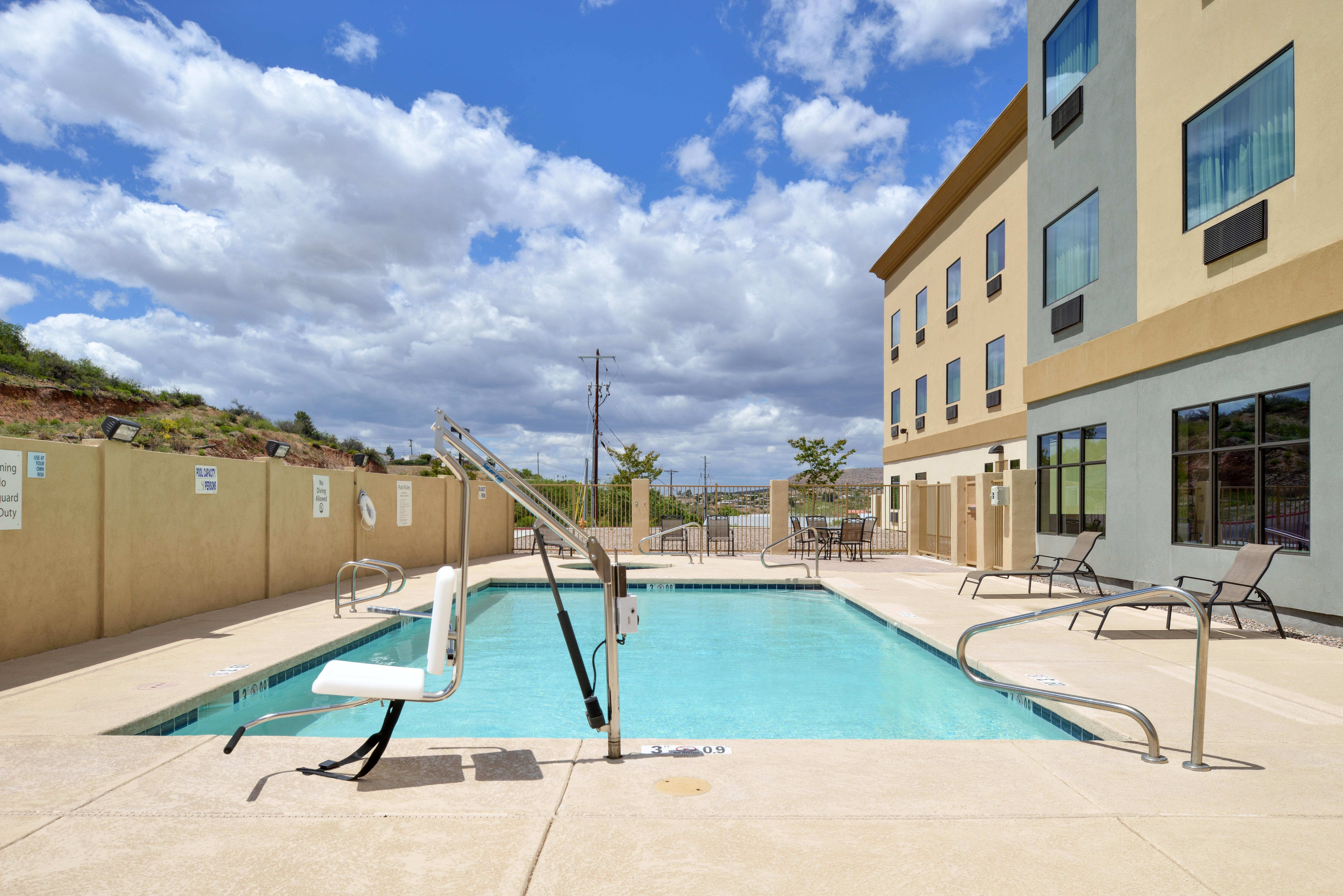Holiday Inn Express & Suites Globe By Ihg Luaran gambar