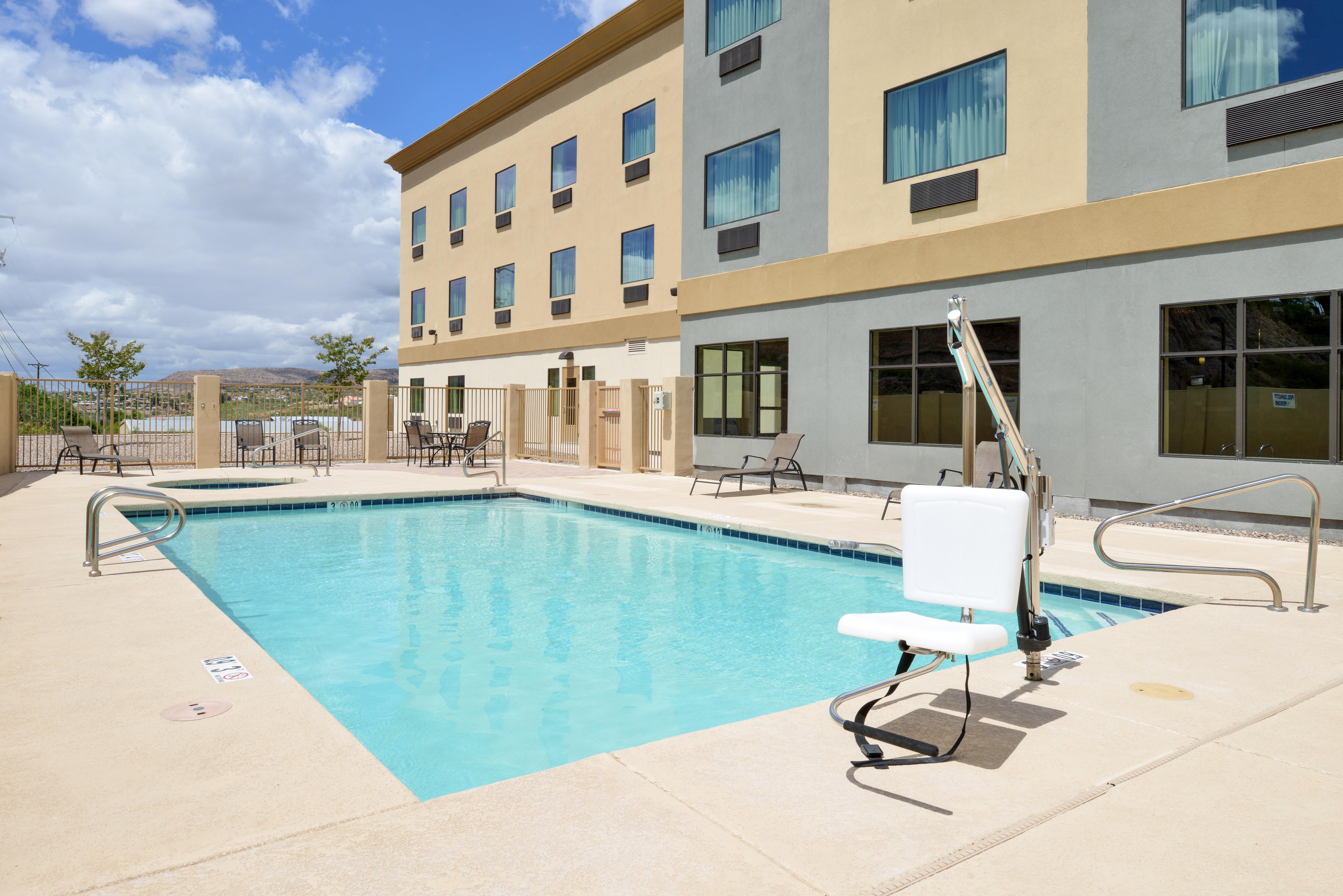 Holiday Inn Express & Suites Globe By Ihg Luaran gambar
